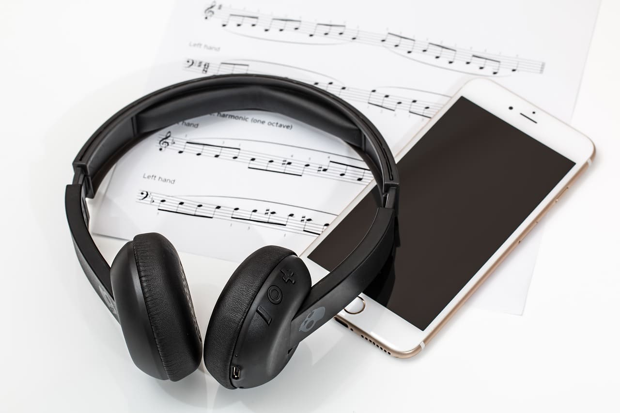 Kabelgebundene Kopfhörer Bluetooth-fähig machen