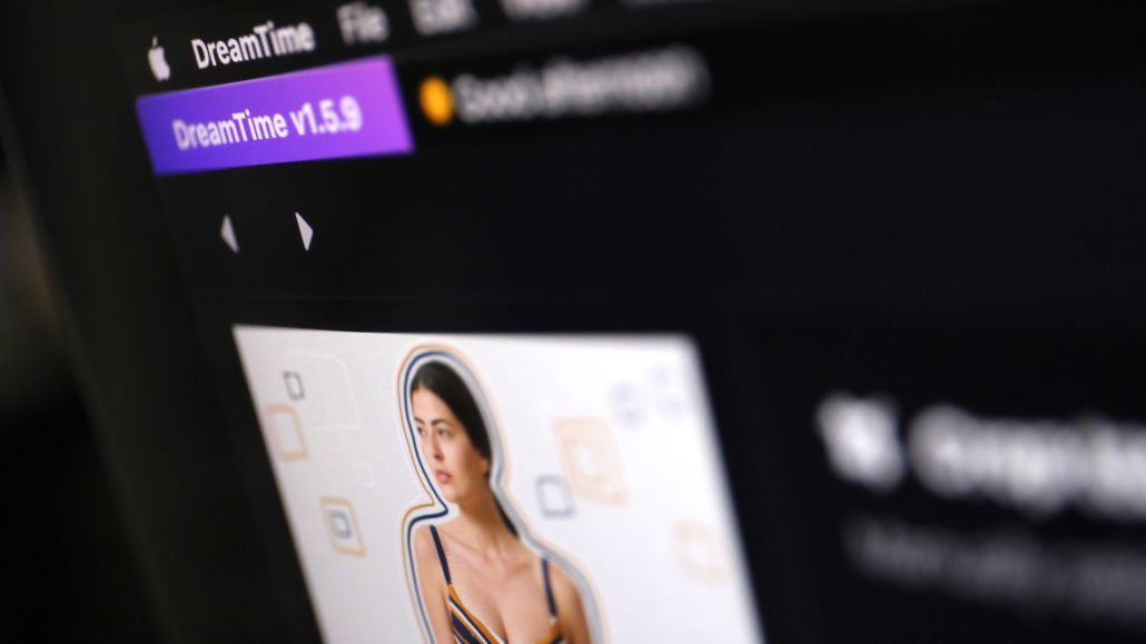 Missbrauch: Gesichter von Frauen werden auf nackte Körper montiert