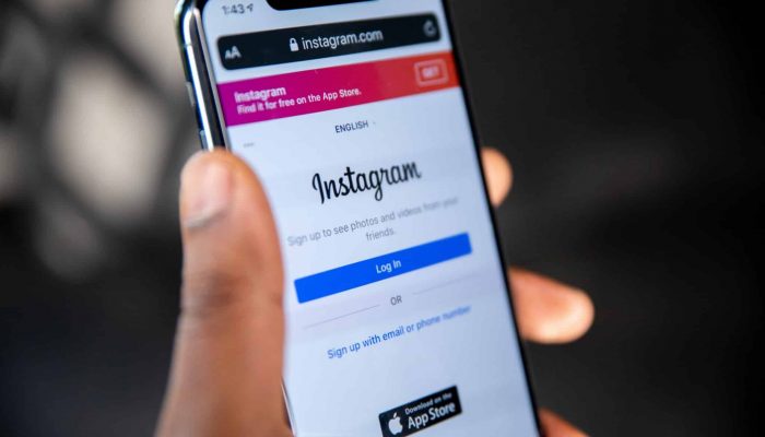 Instagram Handy