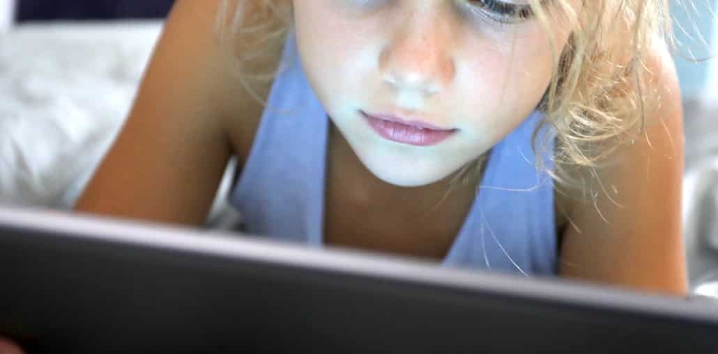 Kids am Tablet
