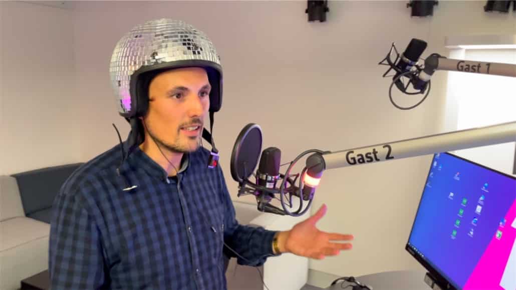 Gero Simone von 1Live hat ein neues Emoji au fden Weg gebracht