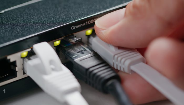 Wichtig: Offizieller Speed-Test muss mit LAN-Kabel erfolgen