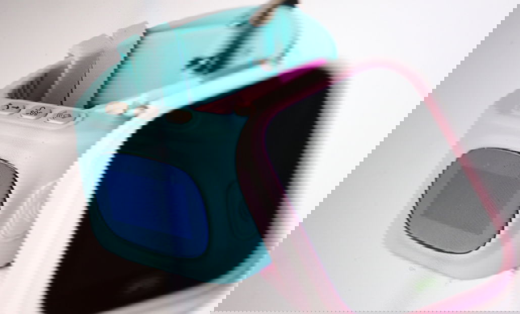 Vor allem Kinderspielzeug ist anfällig: Kameras und Mikros eingebaut