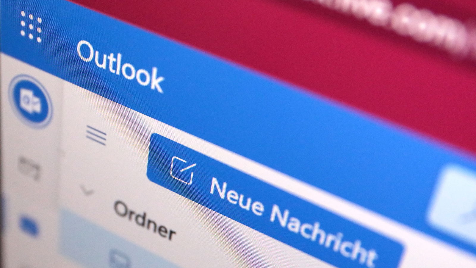 Peinliche Fehlsendungen in Outlook vermeiden