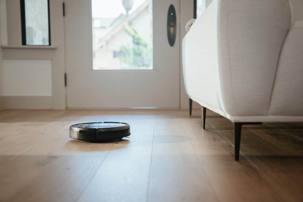 Der Saugroboter findet sich mühelos in der Wohnung zurecht