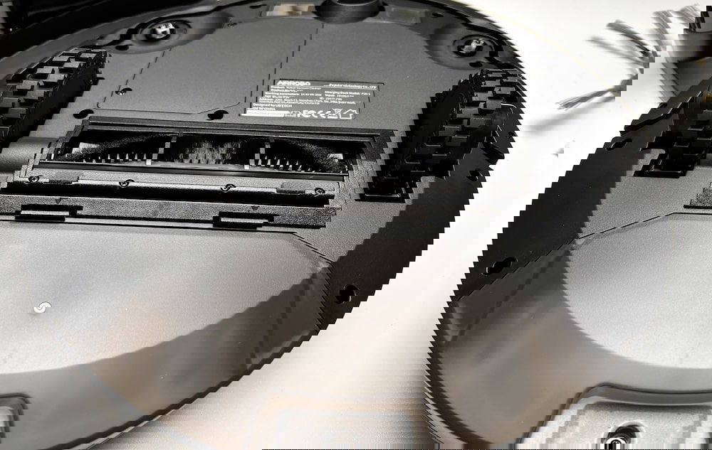 ^Die Unterseite des Airrobo P20