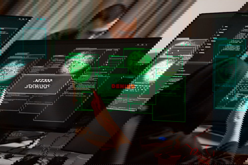 Bei einem DDoS-Angriff werden mit Malware infizierte Rechner eingesetzt