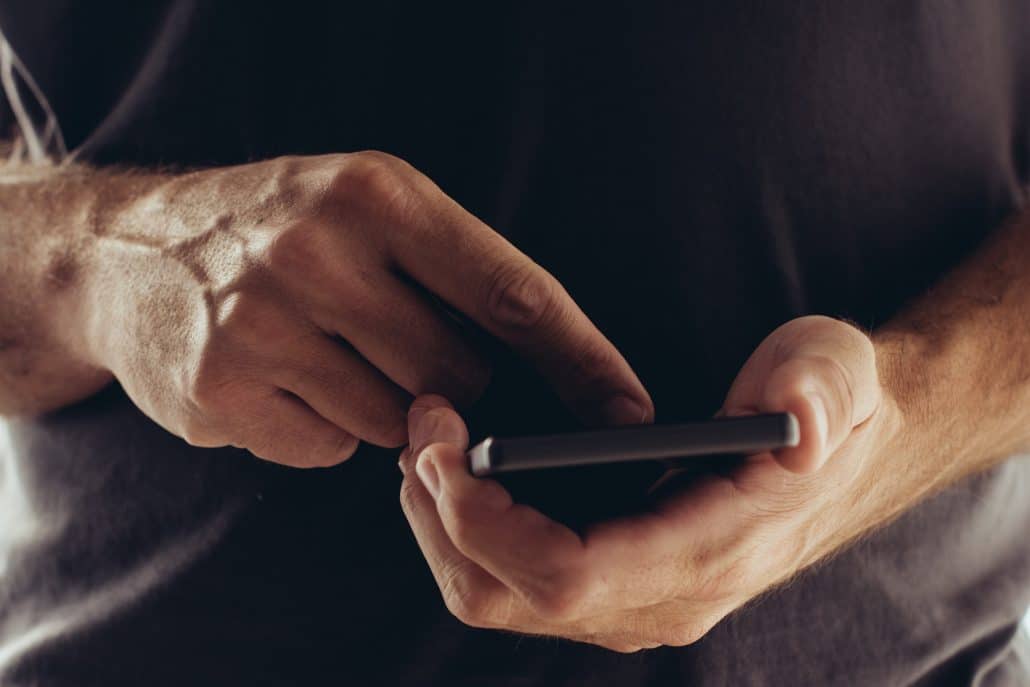Safer Sexting: Es gibt einiges zu beachten, wenn Jugendliche aus Unwissenheit Nacktbilder austauschen
