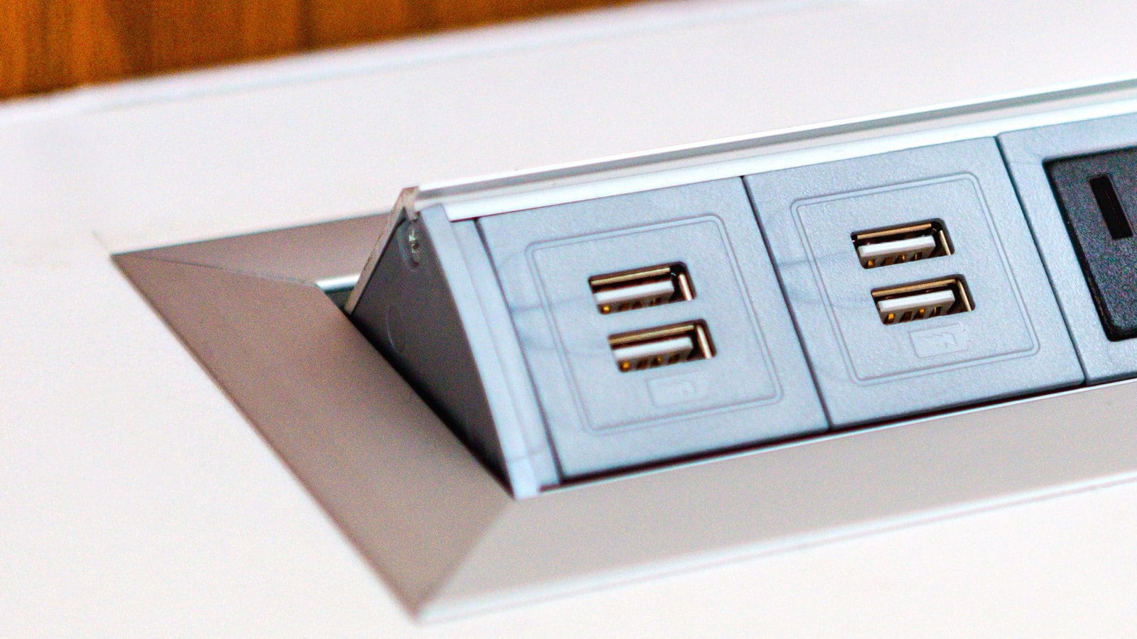FBI warnt vor öffentlichen USB-Ladestellen