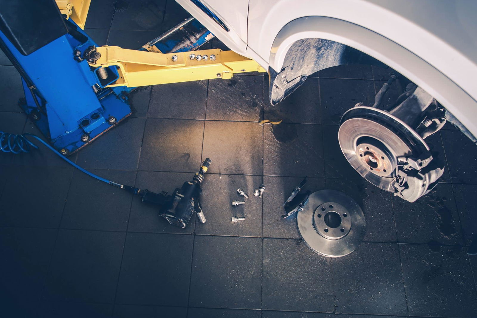 Wie du die richtigen Bremsbeläge für dein Auto findest