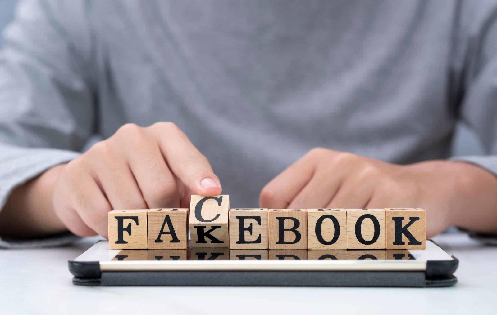 Facebook und Instagram wird Desinformation und Wahlmanipulation vorgeworfen