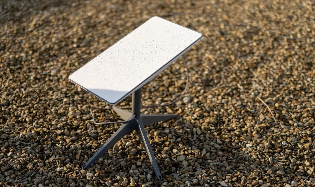 Die Satellitenschüssel bekommen Kunden gestellt