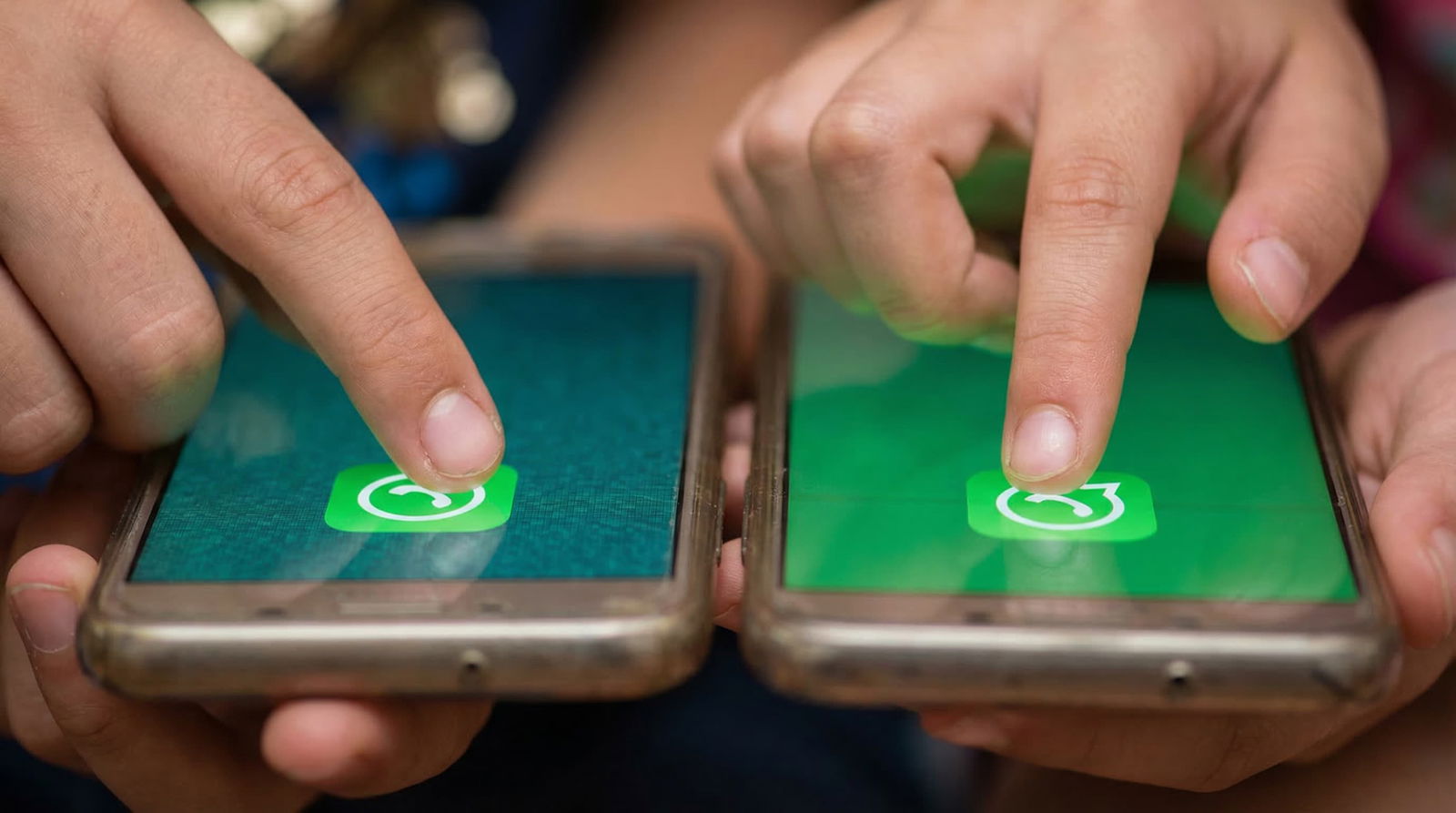 Schon Kinder nutzen WhatsApp, um sich mit andern aiuszutauschen – auch in Gruppen. Jetzt führt Meta mehr Kontrollmöglichkeiten für Eltern ein